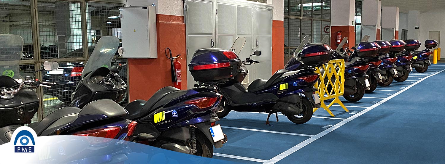 Motocicletas en el parking del PMEOA